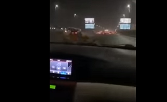 فيديو : بث مباشر على فيسبوك يوثق مصرع مصريين بحادث مروع فيديو : بث مباشر على فيسبوك يوثق مصرع مصريين بحادث مروع