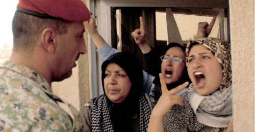 عناصر مخابرات الملالي ومعهم ضباط من الاستخبارات العراقية يتوجهون الى أشرف لتسجيل فيلم ضد المجاهدين عناصر مخابرات الملالي ومعهم ضباط من الاستخبارات العراقية يتوجهون الى أشرف لتسجيل فيلم ضد المجاهدين