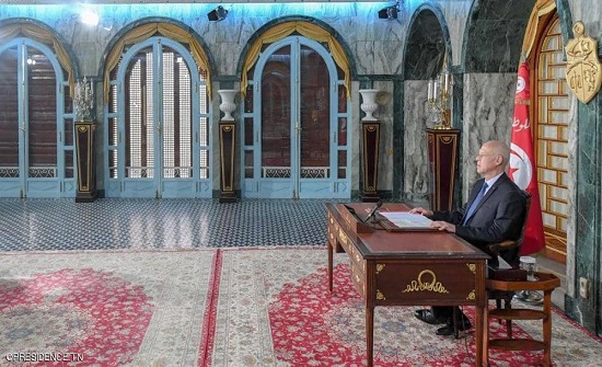 الرئيس التونسي قيس سعيد يمدد تعليق عمل البرلمان