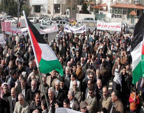 وقفة أمام " الكالوتي " إحياء لذكرى انطلاق الثورة الفلسطينية وقفة أمام " الكالوتي " إحياء لذكرى انطلاق الثورة الفلسطينية