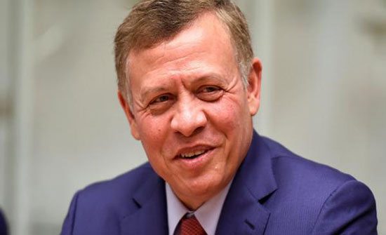 الملك يجري اتصالا هاتفيا مع العاهل المغربي الملك يجري اتصالا هاتفيا مع العاهل المغربي