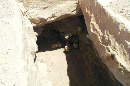 القبض على " حانوتي " ينتزع الأسنان الذهبية من الموتى القبض على " حانوتي " ينتزع الأسنان الذهبية من الموتى