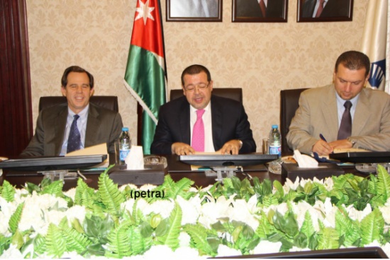 السفير الأميركي يزور غرفة صناعة الأردن