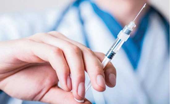 الخصاونة : توفير المطاعيم وتلقّيها قد تقودنا لإعادة فتح القطاعات الخصاونة : توفير المطاعيم وتلقّيها قد تقودنا لإعادة فتح القطاعات