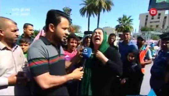 بالفيديو: سيدة تصرخ وتخلع حجابها على الهواء! بالفيديو: سيدة تصرخ وتخلع حجابها على الهواء!