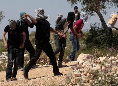 الفلسطينيون يحيون ذكرى " يوم الأرض " السبت الفلسطينيون يحيون ذكرى " يوم الأرض " السبت