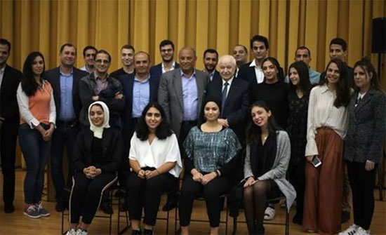 الدكتور أبوغزاله يلقي خطابا رئيسا في جامعة كولومبيا في نيويورك