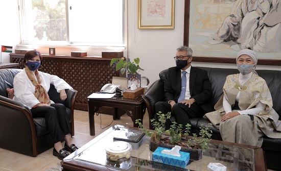 وزيرة السياحة تبحث مع السفير الاندونيسي التعاون السياحي