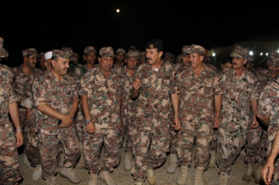 الزبن يتفقد وحدات قوات حرس الحدود على الواجهة الشمالية