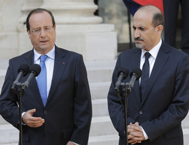 هولاند: يجب عدم ادخار أي جهد للتوصل إلى حل سياسي في سوريا