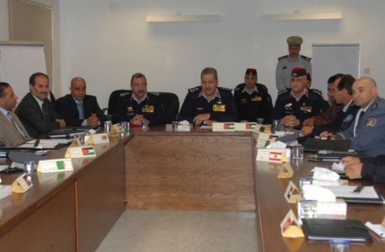 المدير العام للدفاع المدني يلتقي المشاركين بدورة قيادة فرق الإطفاء المدير العام للدفاع المدني يلتقي المشاركين بدورة قيادة فرق الإطفاء