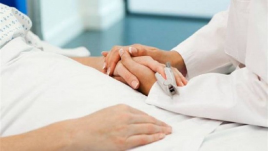 كشفت سرًا خطيرًا على فراش الموت بعدما أخفته لأكثر من أربعين عامًا!