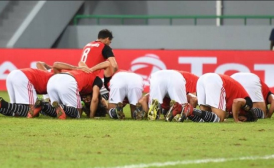 كاتب سعودي: لهذا السبب رفض منتخب مصر الصلاة في مسجد بالجابون كاتب سعودي: لهذا السبب رفض منتخب مصر الصلاة في مسجد بالجابون