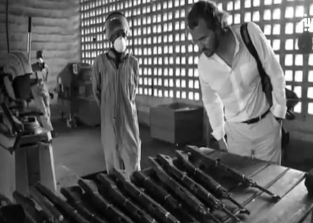 الكلاشينكوف يتحول إلى جواهر