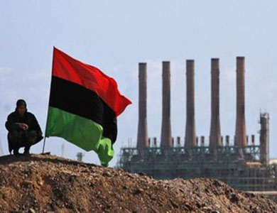الحكومة الليبية تنقل إلى بنغازي مقرات أربع مؤسسات عامة بينها النفط الحكومة الليبية تنقل إلى بنغازي مقرات أربع مؤسسات عامة بينها النفط
