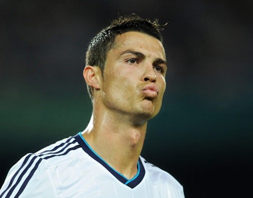 ريال مدريد يُحدد سعر نجمه رونالدو بـ160 مليون يورو ريال مدريد يُحدد سعر نجمه رونالدو بـ160 مليون يورو