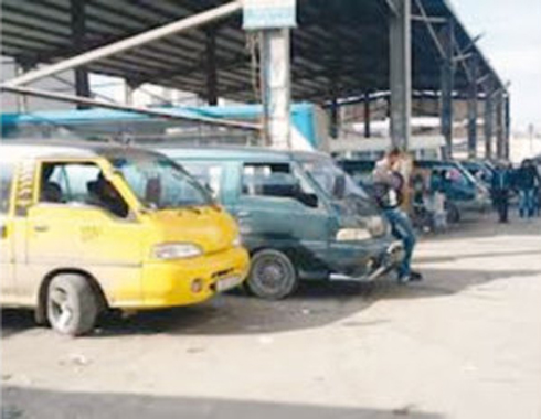 80 سيارة خصوصي تنافس المركبات العمومية في ذيبان