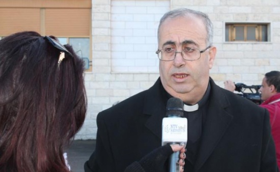 تشييع جثمان الاب حجازين بعمان