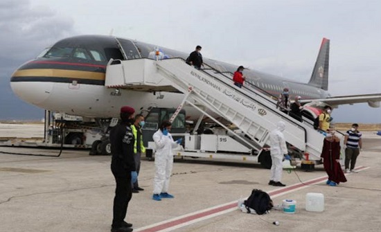 بالصور : وصول 141 مسافرا من تركيا الى الأردن في أول رحلة بعد استئناف الطيران الجوي