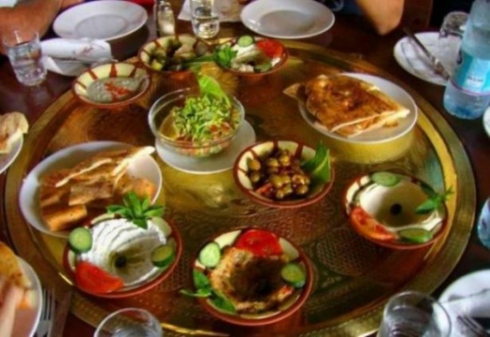 ملعقة من هذا الطعام على السحور ولن تشعر بالإرهاق في رمضان! ملعقة من هذا الطعام على السحور ولن تشعر بالإرهاق في رمضان!