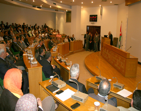 ورشة عمل تبحث تأهيل الوسط التجاري لمنطقة الصويفية