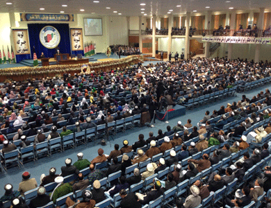 كرزاي لشيوخ القبائل: لا ثقة بيني وبين أمريكا