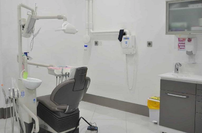 مواطنو حي الازايدة يطالبون بتوفير عيادة اسنان