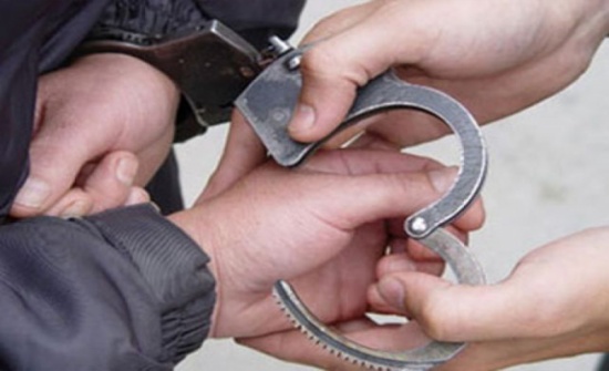 القبض على شخصين ممتهنين سرقة المنازل القبض على شخصين ممتهنين سرقة المنازل