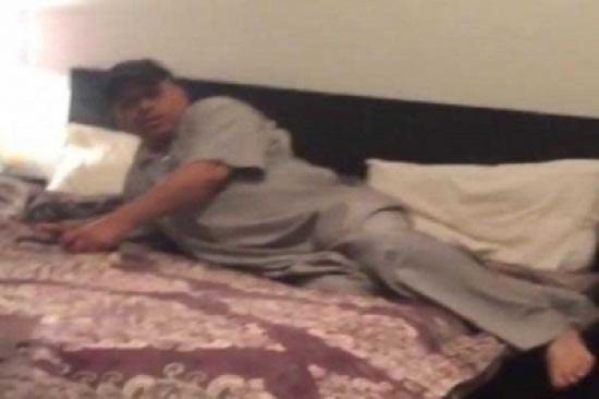 شاهد.. ماذا فعل سعودي بعدما فاجأه ابنه بهروب الخادمة ؟