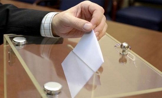 تزايد ملحوظ على صناديق الاقتراع بالسلط تزايد ملحوظ على صناديق الاقتراع بالسلط