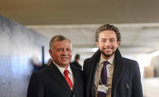 الملك وولي العهد يودعان الرئيس المصري ورئيس الوزراء العراقي الملك وولي العهد يودعان الرئيس المصري ورئيس الوزراء العراقي