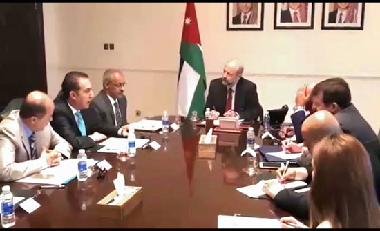 العبوس : الرزاز اوعز بزيادة حوافز الاطباء والتعيينات في وزارة الصحة العبوس : الرزاز اوعز بزيادة حوافز الاطباء والتعيينات في وزارة الصحة