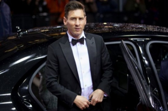 ميسي لعمرو أديب في القاهرة: درست الأهرامات في المدرسة.. وهجرب الملوخية -صور وفيديو