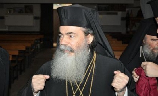 البطريرك ثيوفيلوس يكرم عددا من أبناء الكنيسة الارثوذكسية في الأردن