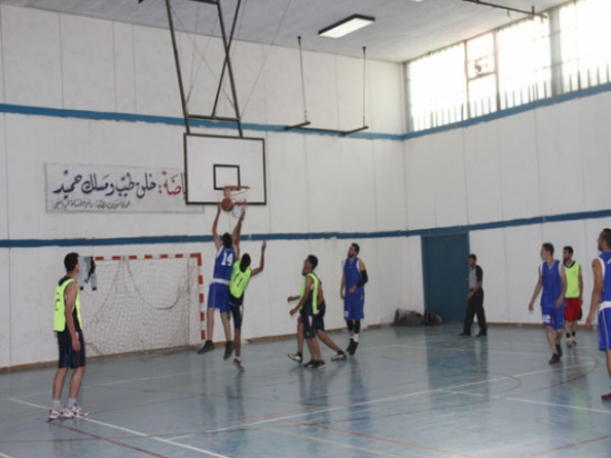 العقبة والهندسة التكنولوجية لنهائي سلة الكليات الجامعية