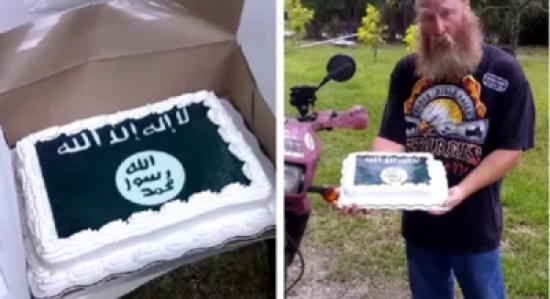 راية داعش على كعكة بأميركا!