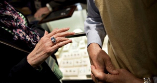 زوجان يعقدان قرانهما ..للمرة 107