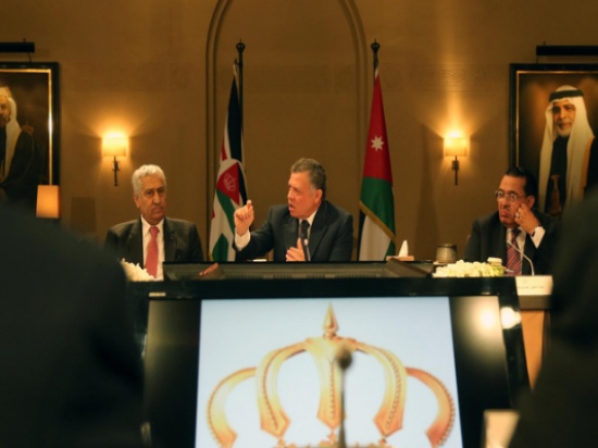 نخب سياسية تتراجع في مواقفها بعد حديث الملك