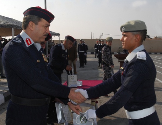 الكوفحي يرعى حفل تخريج دورة المستجدين لمرتبات الدفاع المدني