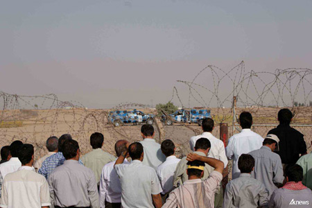 القوات العراقية تمتنع عن اعادة شاحنة ترله وحاوية تعودان لسكان أشرف