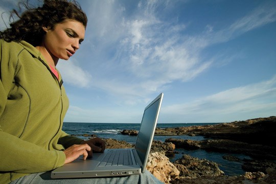 ندوة: الوعي باستخدام التكنولوجيا السلاح الأوحد لحماية الجيل