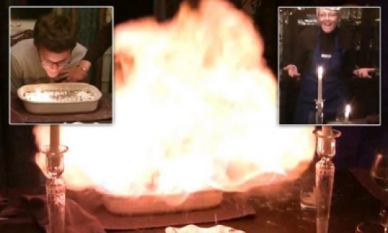 شاهد.. أعدت تورتة عيد الميلاد لنجلها فانفجرت في وجهه