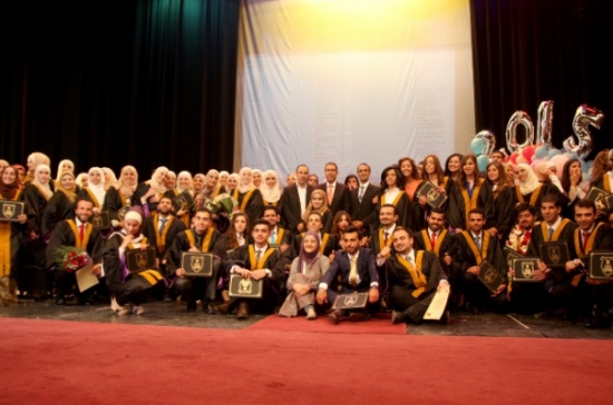 خريجو طب أسنان " الأردنية " يؤدون قسم المهنة