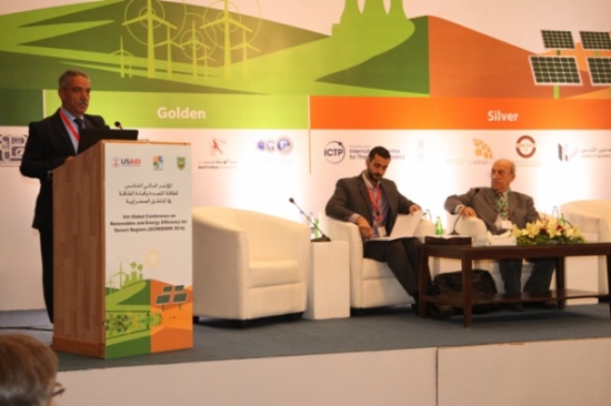 أكاديميون يناقشون التحديات التي تواجع الاستثمار في مشاريع الطاقة المتجددة