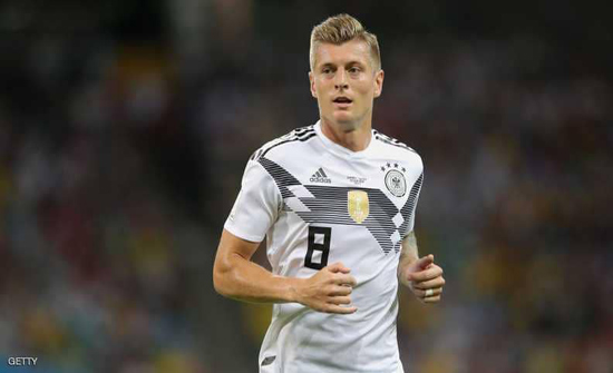 بعد خطأ وهدف.. منقذ ألمانيا يرد بقوة