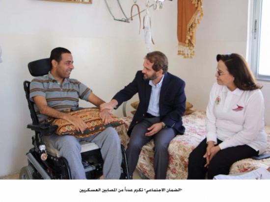 "الضمان الاجتماعي" تكرّم عدداً من المصابين العسكريين "الضمان الاجتماعي" تكرّم عدداً من المصابين العسكريين