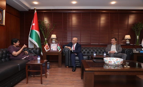 بحث تعزيز العلاقات التجارية بين الاردن وسيرلانكا