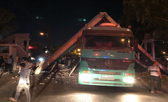 صور : انهيار جزء من جسر للمشاة في عمان صور : انهيار جزء من جسر للمشاة في عمان
