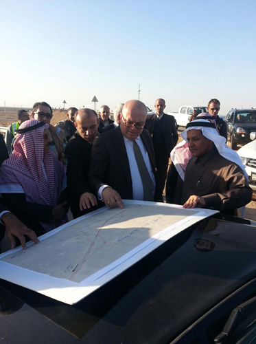 هلسة ونائب رئيس الصندوق السعودي للتنمية يتفقدان عددا من المشاريع هلسة ونائب رئيس الصندوق السعودي للتنمية يتفقدان عددا من المشاريع