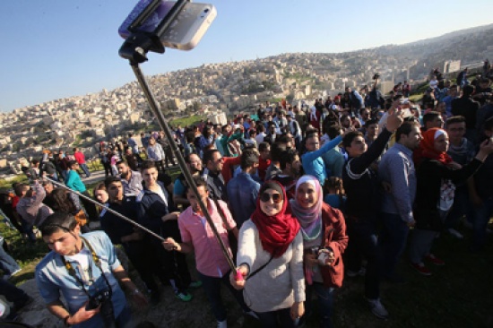 بالصور .. أكبر صورة " سيلفي " في الأردن ... لم تنجح بالصور .. أكبر صورة " سيلفي " في الأردن ... لم تنجح